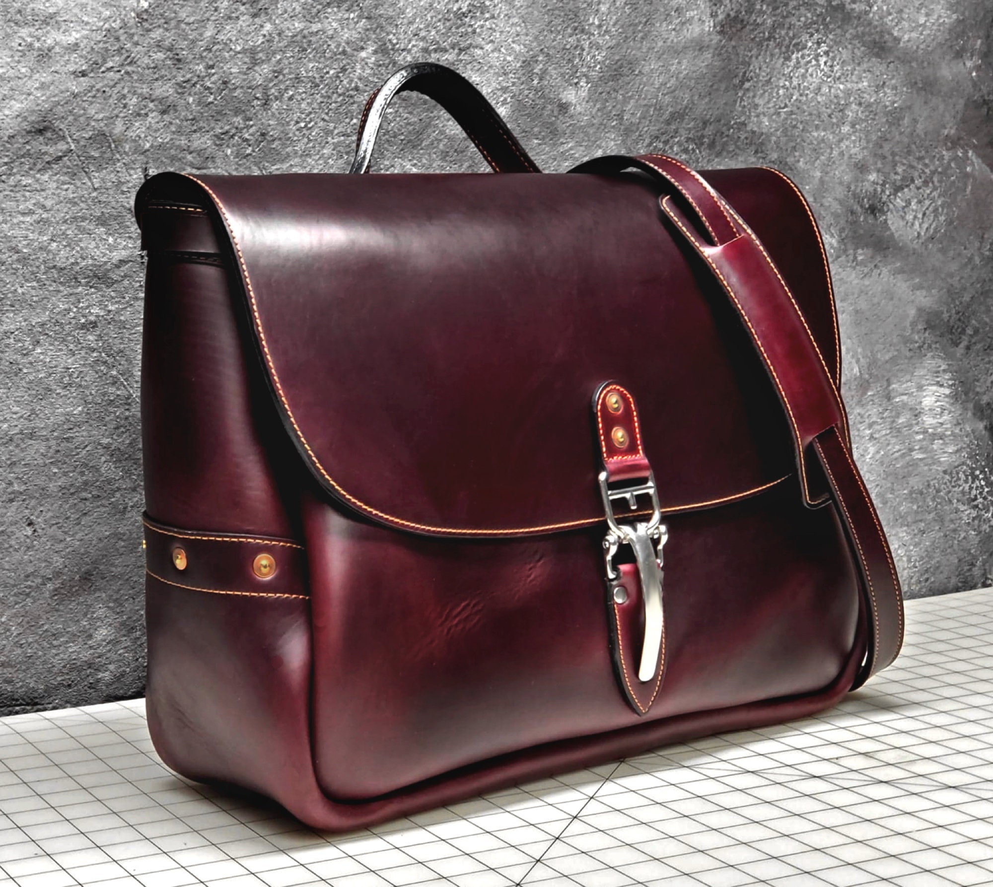 Chicago 17 Mail Bag Burgundy Horween Chromexcel Leather Messenger