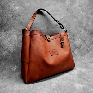 Big Sedona Tote, Water-Resistant Horween Leather Tote Bag with Loxx Closure