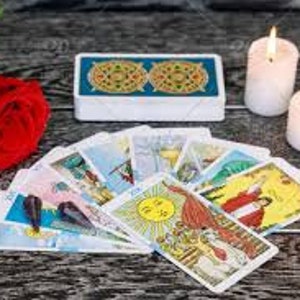 Psychische Tarot lesen 4 Karten - Langstrecken-Liebesbeziehung ?