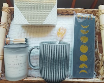 Full Moon Meditation Gift Box: Cozy Blanket, Candle & Journal