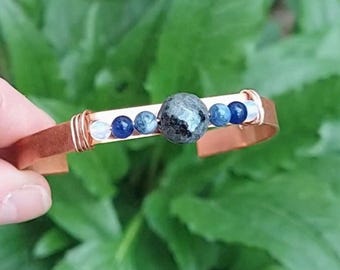copper INTUITION bracelet. labradorite. lapis lazuli. sodalite. moonstone. minimalist. healing crystal jewelry. gemstone. protection.
