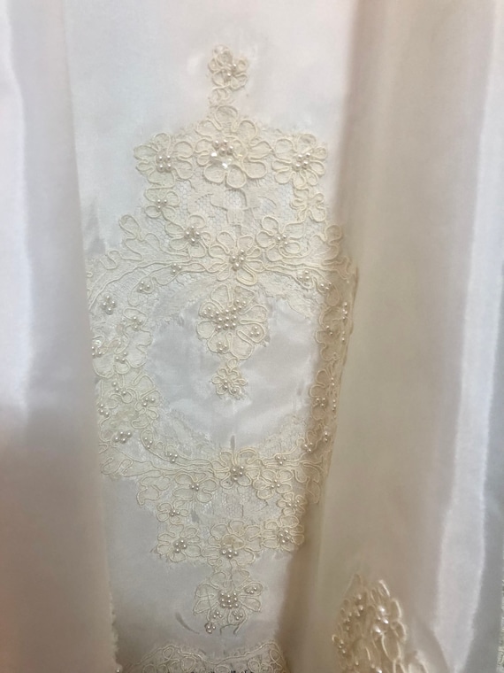 Beaded Alencon Lace & Taffeta Bridal/Wedding Dres… - image 7