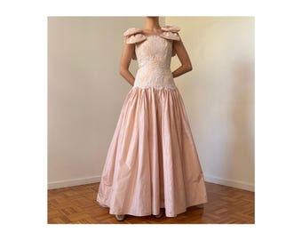 80s Silk Taffeta Bridal/Weddiing Gown with Alencon Lace Bodice and Bows