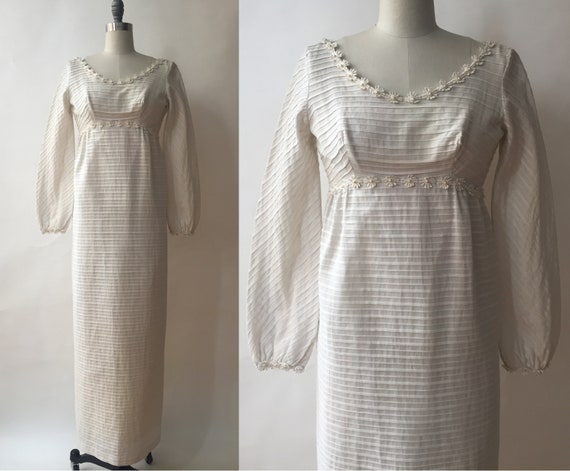 Vintage 1960s Cotton Bridal Gown/Daisy Trim/Bishop