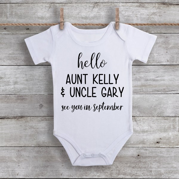 Surprise Pregnancy Announcement Hello Aunt and Uncle, Photo Prop, Sibling Reveal Bodysuit