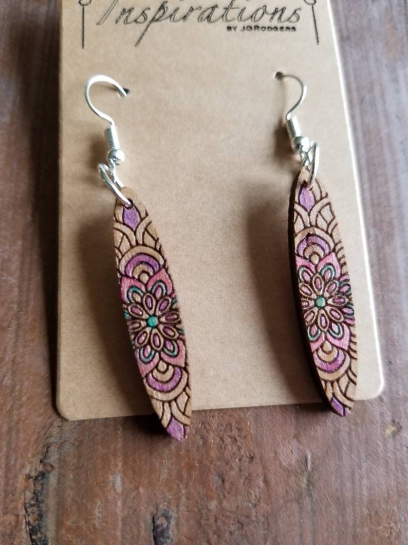 Small Wood Earrings, Colorful Wood Mandala Earrings, Dangle Wood Earrings, Colorful Bohemian Earrings for Women, Handmade Earring Gifts Star mandala/purple