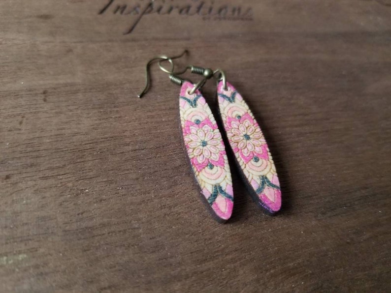 Small Wood Earrings, Colorful Wood Mandala Earrings, Dangle Wood Earrings, Colorful Bohemian Earrings for Women, Handmade Earring Gifts Star mandala/pink