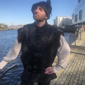Renaissance doublet tudor muffin hat set size XL