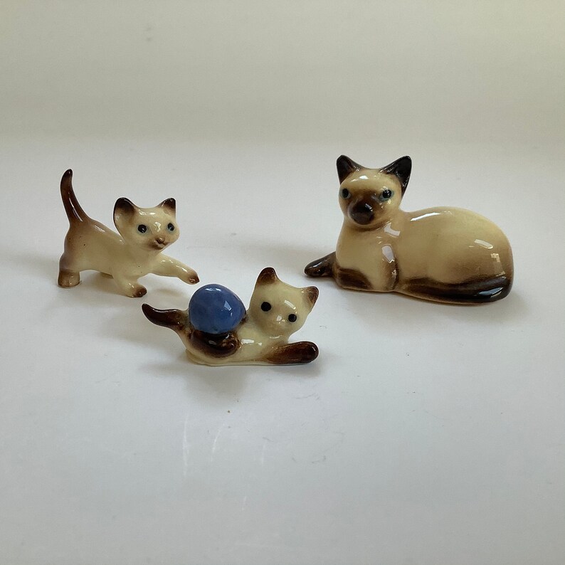 hagen renaker siamese