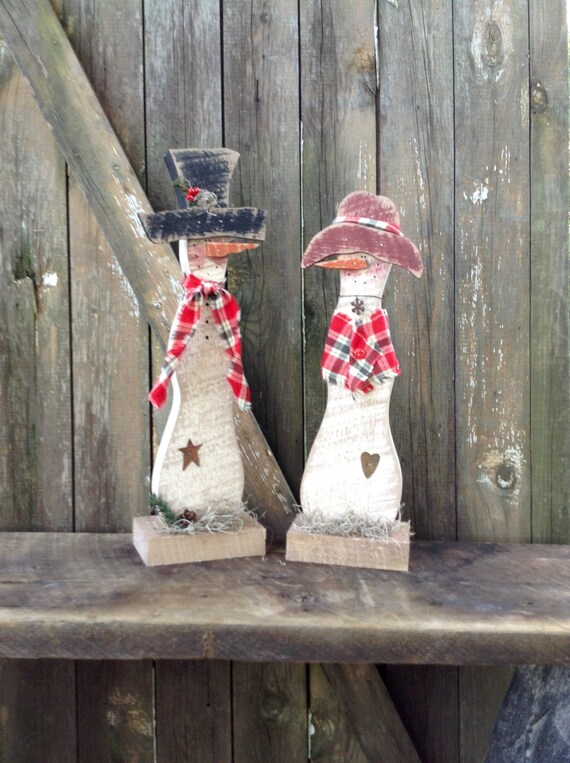 Scarf /& Heart Design TIMER Candles 2 Primitive SNOWMAN w// Stocking Cap