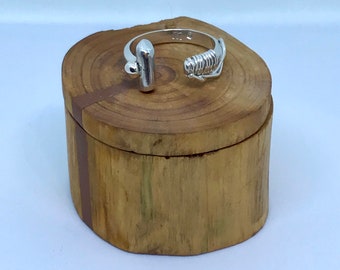 Men’s chunky, sterling silver polo mallet ring.