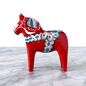 Vintage Swedish 5&quot; Wooden Nils Olsson Red Dala Horse - Traditional Carved Wood Scandinavian Folk Art Boho Style
