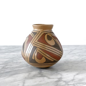 Handmade Mata Ortiz Pottery signed Ramon Silveira - Mexican Olla Pot Vase Global Boho Tribal Style
