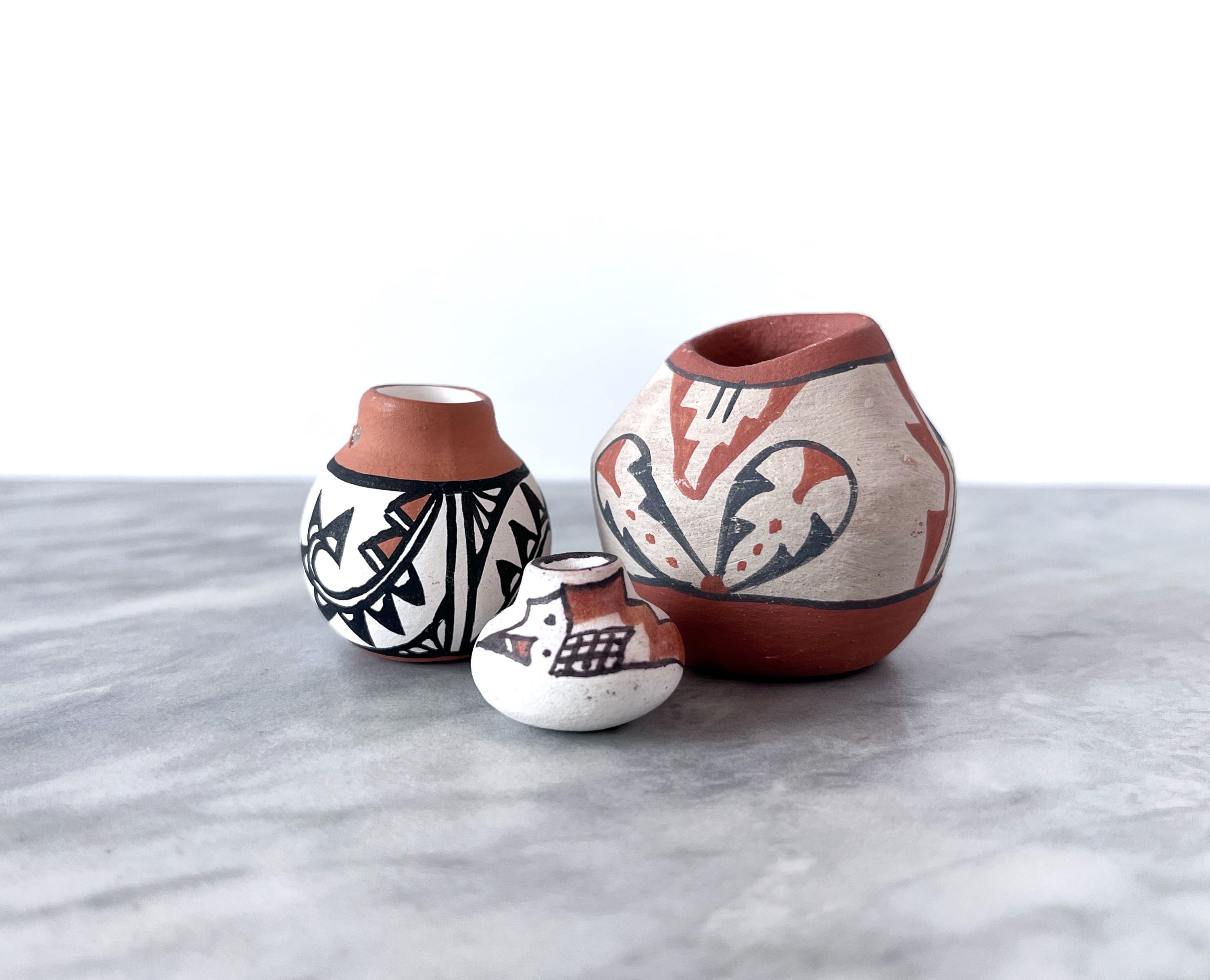 Set of 3 Miniature Pueblo Pottery - New Mexico Native American Pot
