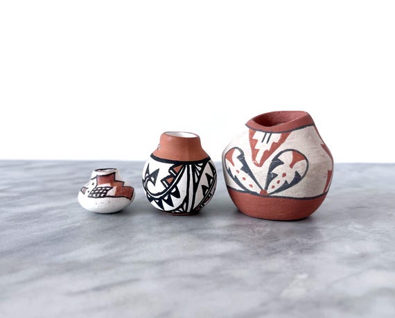 Set of 3 Miniature Pueblo Pottery - New Mexico Native American Pot