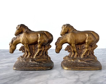 Fermalibri antichi Hubley in ghisa degli anni '20 raffiguranti cavalli al pascolo - Stile equestre tradizionale, western, per biblioteca, ufficio o cameretta dei bambini.
