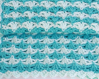 Hand crocheted baby blanket. Turquoise crochet blanket. Baby blanket boy or girl. Baby shower gift. Chunky crochet baby blanket handmade