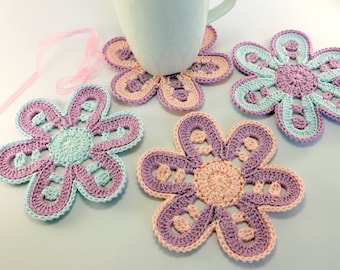 Crochet flower coasters set of 4. Housewarming crochet gift for women. Beautiful flower coasters hand crocheted. Cotton coasters for drinks