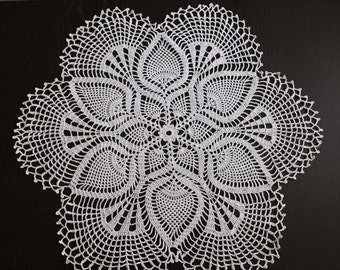 White crochet big round doily. Crochet housewarming wedding/bride gift. Handmade crochet home decor gift women. Beautiful crochet lace doily