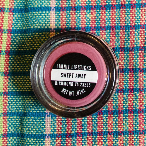 Mini-Glas gedämpft rosa halb Matt opak Vegan Lippenstift mitgerissen