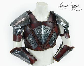 Armadura nórdica de acero y cuero.Armadura Bárbara. Coraza de cuero,hombreras y brazales de metal. Armadura vikinga. Larp. Vestuario fiesta.