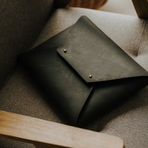 Housse en cuir Saddle en cuir pour Macbook Pro 14 M1 et M2 | Enveloppe pour ordinateur portable, chemise en cuir | Marron foncé