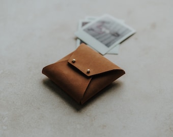 Saddle Leather Pouch for Polaroids, Polaroid Film Pouch, SX70 Film Holder, Type 600 Film Holder, Polaroid Picture Holder | Honey Brown Color