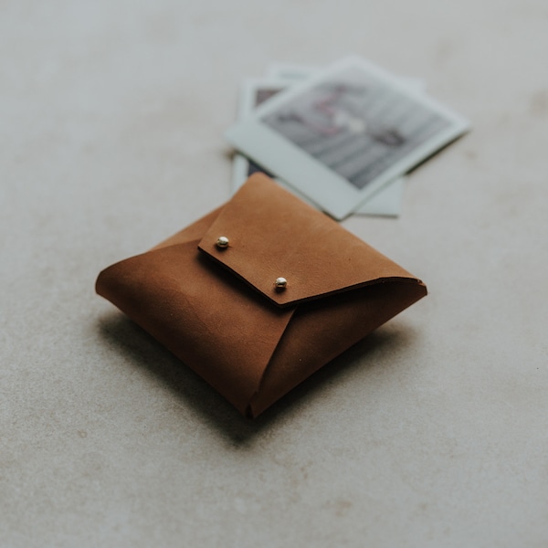 Saddle Leather Pouch for Polaroids, Polaroid Film Pouch, SX70 Film Holder, Type 600 Film Holder, Polaroid Picture Holder | Honey Brown Color