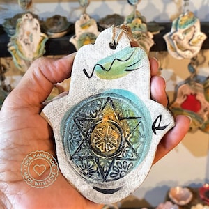 Keramik Hamsa Hand, Jüdische Kunst, Jüdisches Ornament, Davidstern Hamsa, Jedaica Wohnkultur, Handgemacht aus Israel, Jüdische Geschenke, Israelische Keramik