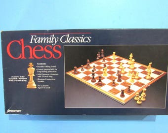 Chess Game - Board, Box and Chesssman - 1991 Vintage Set Ages 8 to Adult (free shipping)