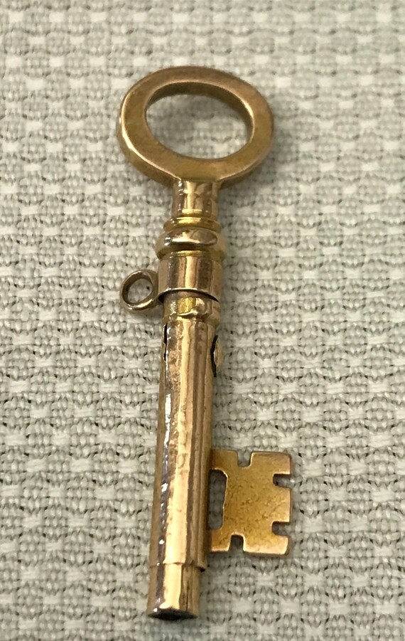 Antique Victorian 14kt Yellow Gold Key Charm Penda