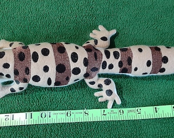 Leopard Gecko detailed Stuffed softy, low maintainance, best pet ever! Wild type color full spotted