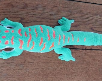 Giant day Gecko detailed Stuffed softy, low maintainance, best pet ever!
