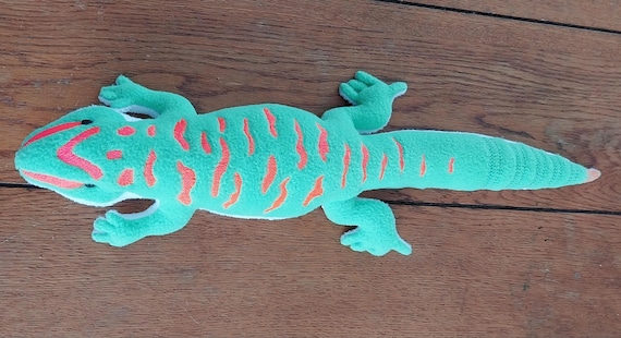 Giant Day Gecko Detailed Stuffed Softy, Low Maintainance, Best Pet