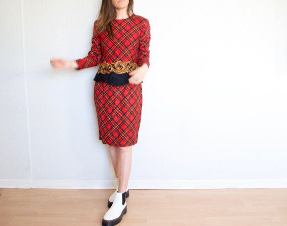 plaid knee length dress // vintage peplum shirtdre