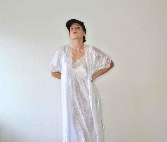 satin night set // vintage 80s white lace night g… - image 3