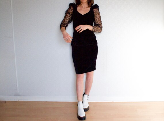 velvet and lace dress // vintage LBD // black penc