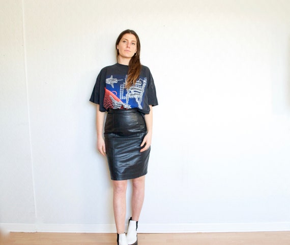 black leather pencil skirt // vintage leather skir