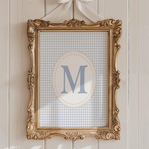 Arte de pared con la inicial M, arte de pared con la inicial del nombre a cuadros azules, impresión de monograma, arte de pared con la inicial M vintage, letra inicial para habitación de niño, regalo para bebé