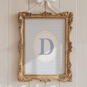 Arte de pared con la inicial D, arte de pared con la inicial del nombre a cuadros azules, impresión de monograma, arte de pared con la inicial D vintage, letra inicial para habitación de niño, regalo para bebé