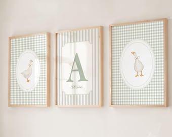 Ensemble de décorations murales pour chambre d'enfant Silly Goose vert sauge, impression personnalisée du prénom, décoration neutre pour chambre d'enfant