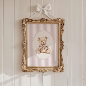Väggkonst med rosa vintagebjörn för barnrum, barnrumsdekor för flickor, rosa ränder för barnrum, affisch med rosa rosett och björn, vintagerumsdekor för flickor, utskrivbar bild 4