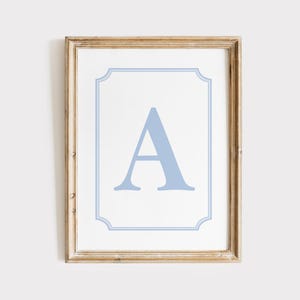 Arte mural con la inicial A, marco azul, monograma A, inicial personalizada para niño, inicial para habitación de niño, regalo para bebé niño
