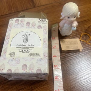 Momenti preziosi vintage 1985 ragazza con globo Dio ha dato il suo meglio, statuetta decorativa, grande regalo religioso o regalo di momenti preziosi, statuetta