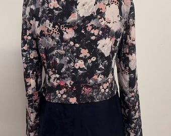 Vintage 2001 club Monaco floral and navy blazer size 4 for women, unique style, high fashion style, stored in closet, discontinued blazer