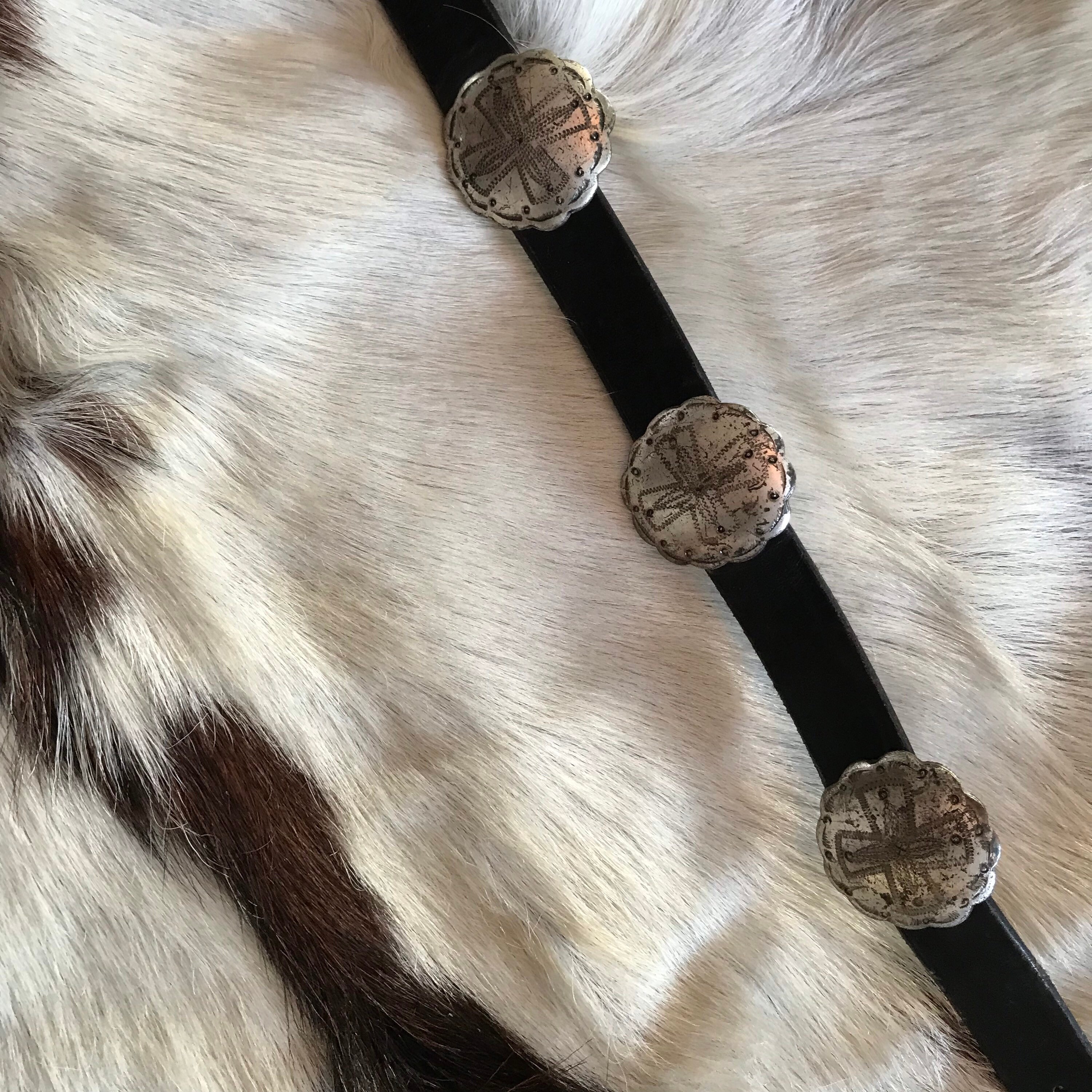 Vintage LAUREN Ralph Lauren Silver Southwest Boho Chic Coachella Concho Belt Ralph Lauren Belt CONCHO Leather Black Western Cowboy THIN  main image 3