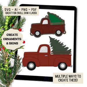Peut inclure: Deux camions rouges avec un sapin de Noël vert dans la benne. Les camions sont entourés de noir et ont des phares blancs. Le texte "SVG - AI - PNG - PDF GREAT FOR CROLL SAW & LASER CREATE ORNAMENTS & SIGNS MULTIPLE WAYS TO CREATE THESE!" est en bas de l'image.