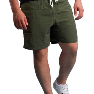 Swim Shorts Badehose, kurz, schnell trocknend, Männer/Herren, Bermuda Short, Kurze Hose mit Netz, Gesäßtasche mit ReißverschlussOlive Bild 8