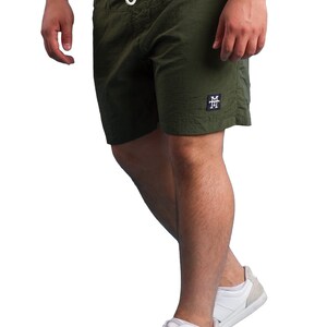 Swim Shorts Badehose, kurz, schnell trocknend, Männer/Herren, Bermuda Short, Kurze Hose mit Netz, Gesäßtasche mit ReißverschlussOlive Bild 9