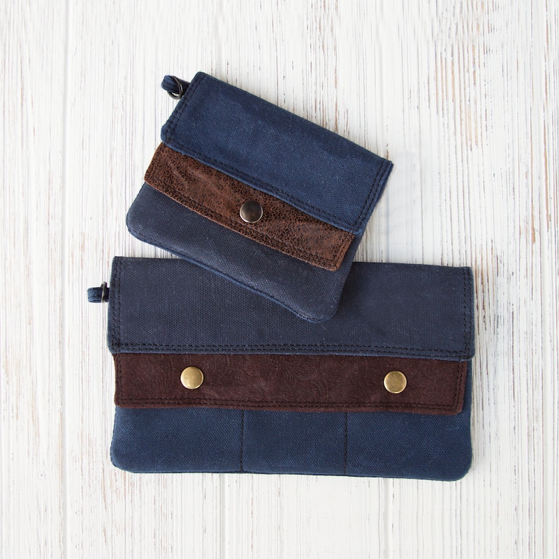 Note Sleeve Wallet - Navy main image 0